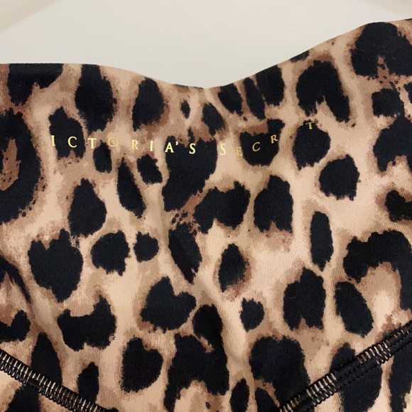 NWOT Victoria’s Secret Sz L Cheetah Leggings - Picture 3 of 7